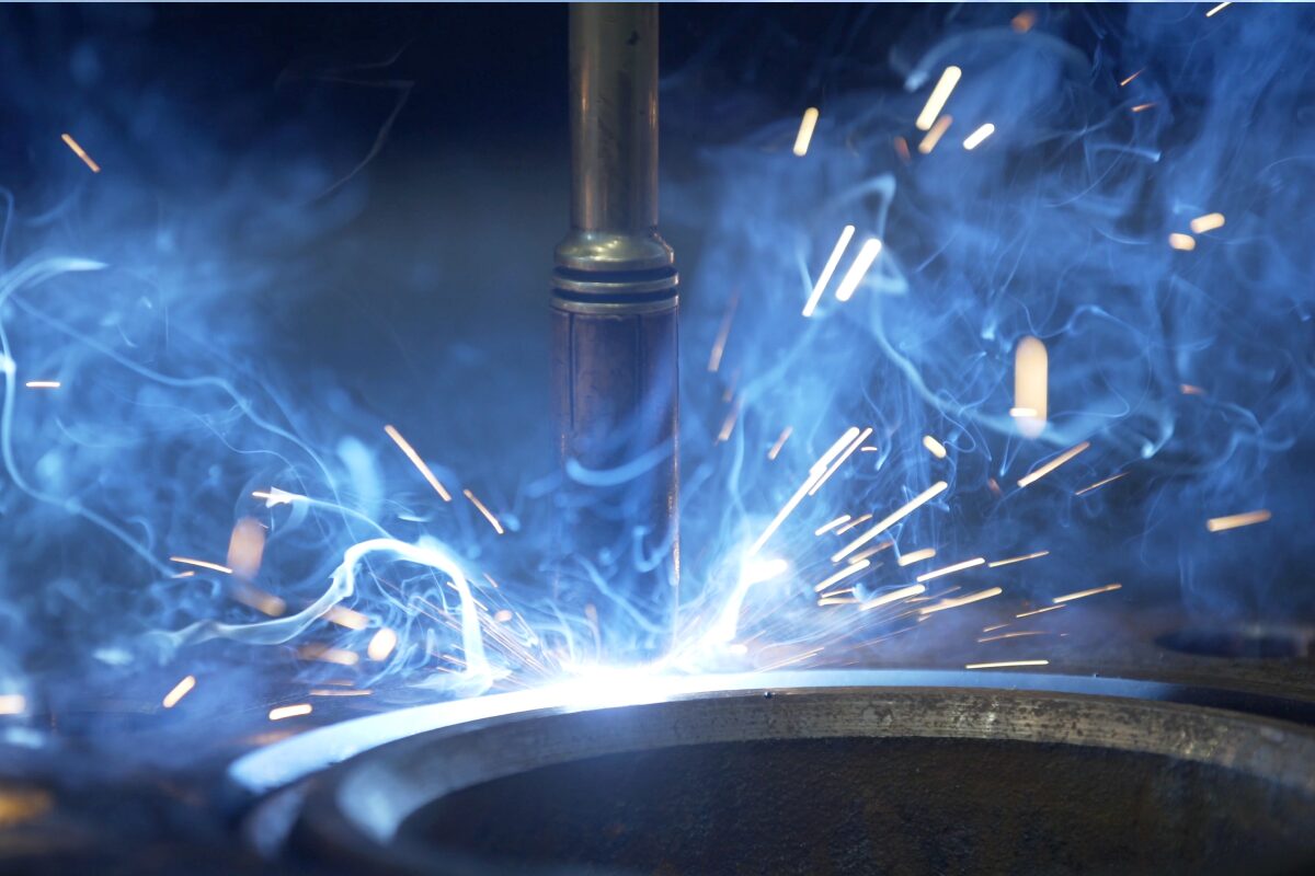 【生産管理システム】生産計画に紐づく正確な部材管理を実現！発注計画や作業日報作成も自動化し、さらなる工数削減を目指す